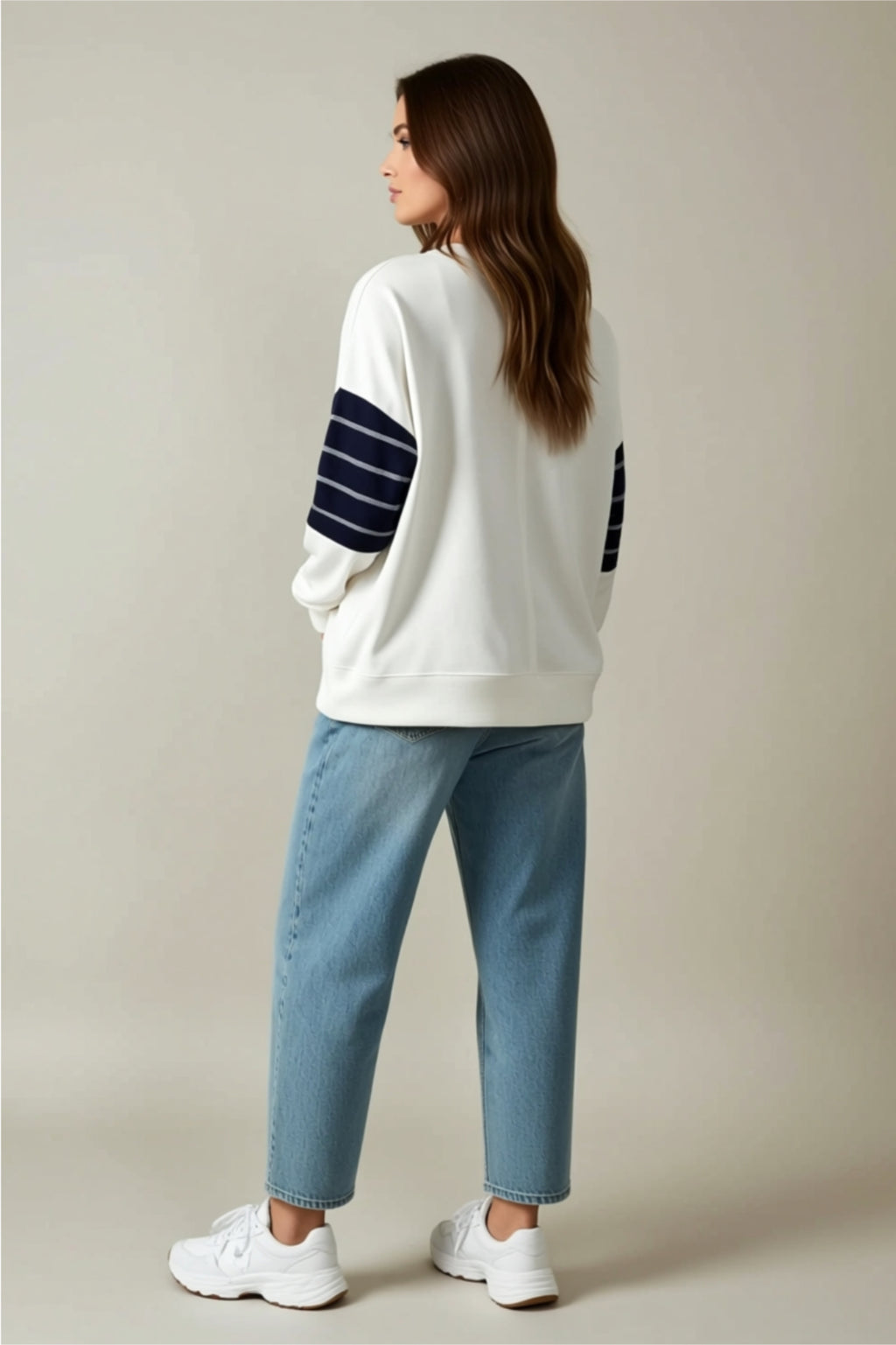Long Sleeve Sweatshirt with Front Pocket