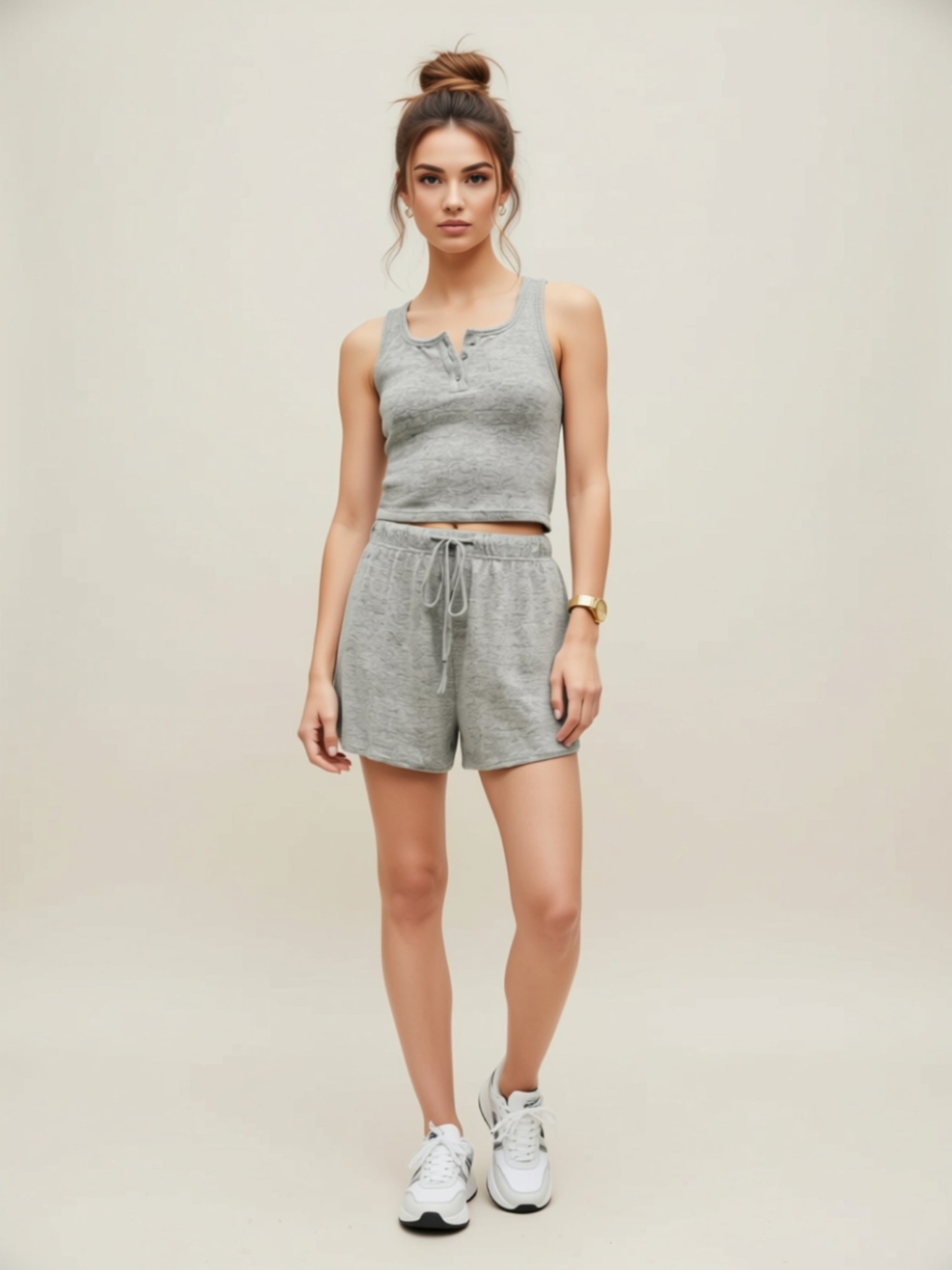 Zweiteiliges Set mit Shorts und Kordelzug