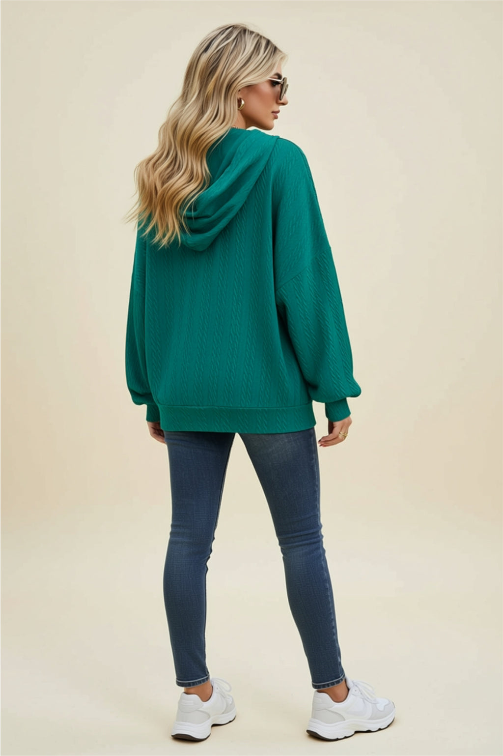 Kapuzenjacke mit Reißverschluss, Kordelzug und Taschen