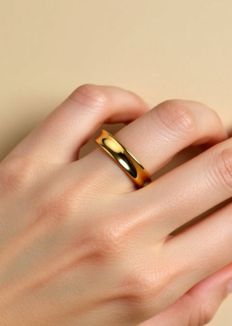 Adjustable 18K Gold-Plated Minimalist Open Ring in Stainless Steel