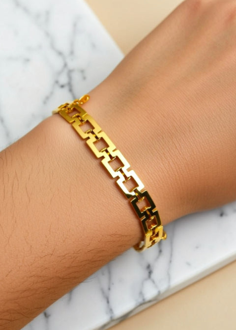18K Gold-Plated Geometric Square-Link Bracelet in Titanium Steel, Adjustable 6.3–7.9 Inch