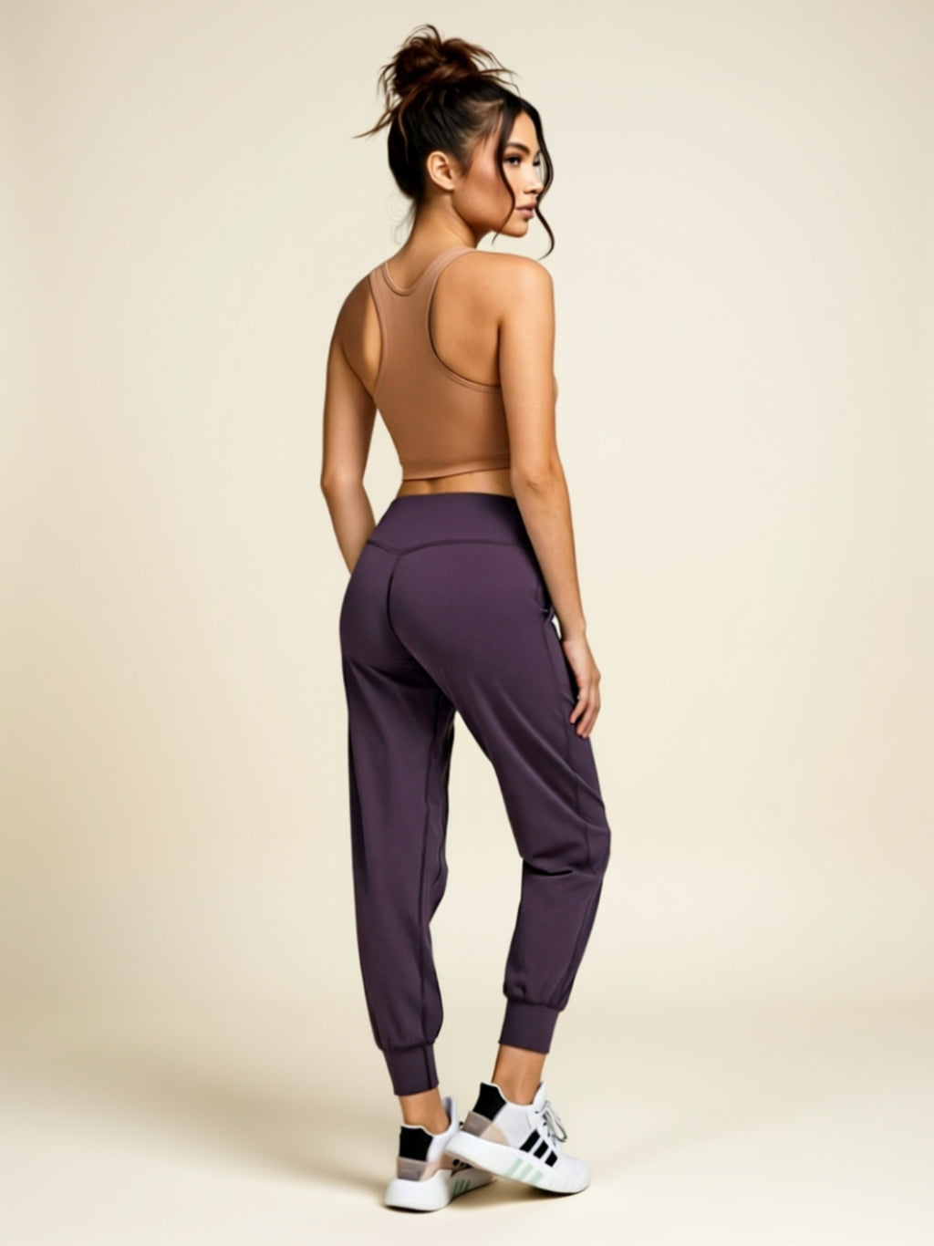 Cropped Tapered Hose aus Stretchmaterial