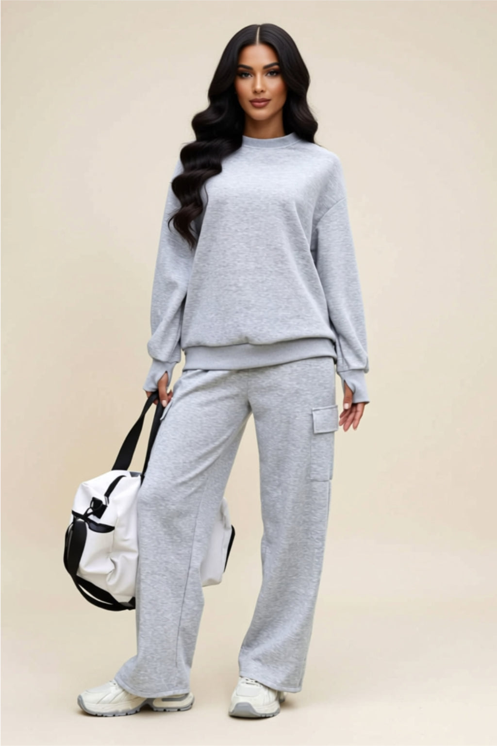Ensemble de salon deux pièces avec haut à manches longues et pantalon large à poches