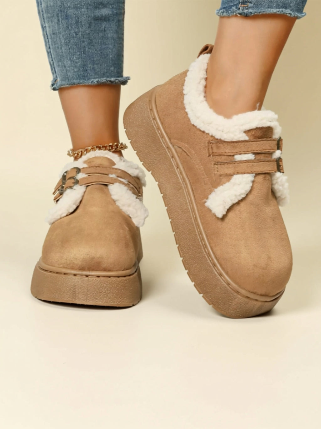 Bottes plates en daim