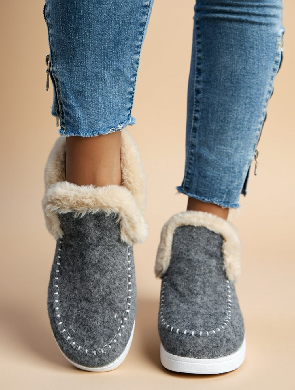 Mocassins plats doublés de fausse fourrure en daim douillet