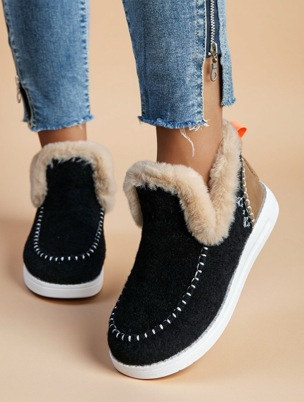 Mocassins plats doublés de fausse fourrure en daim douillet