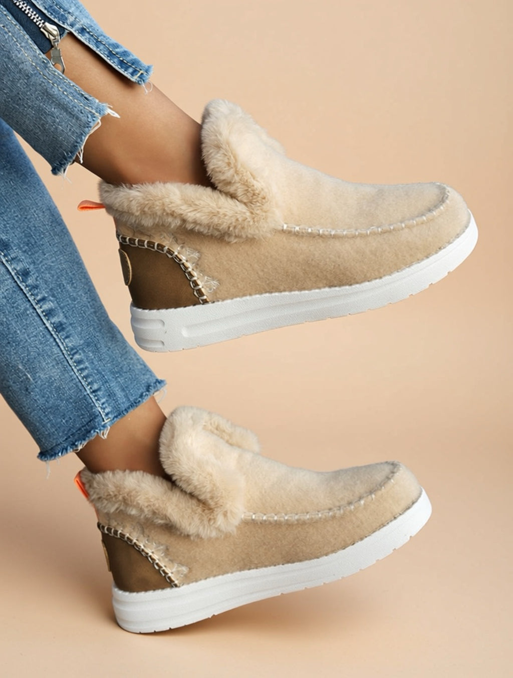 Mocassins plats doublés de fausse fourrure en daim douillet