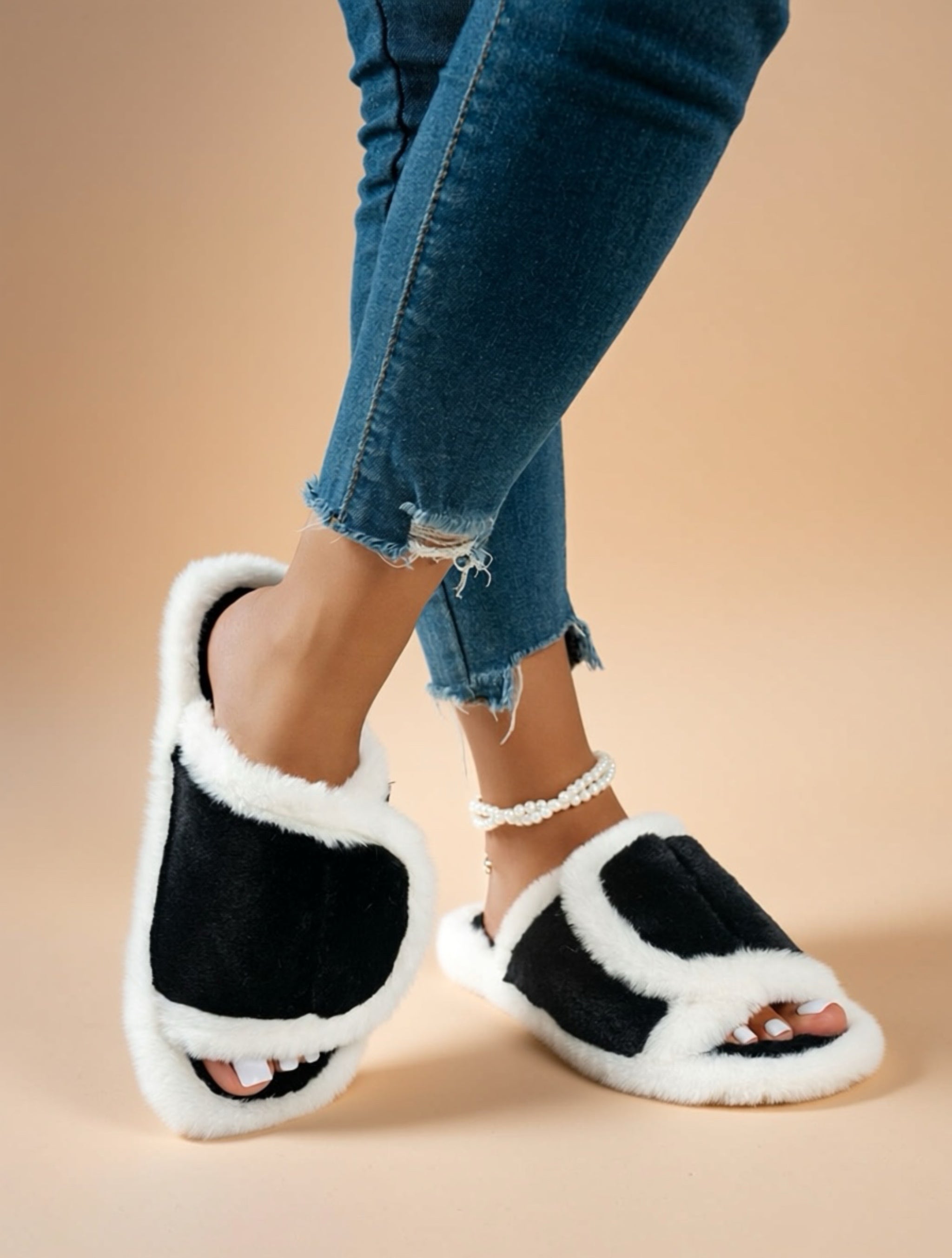 Fluffy Vegan Leather Slide Slippers – Cozy Open-Toe Indoor/Outdoor Flats
