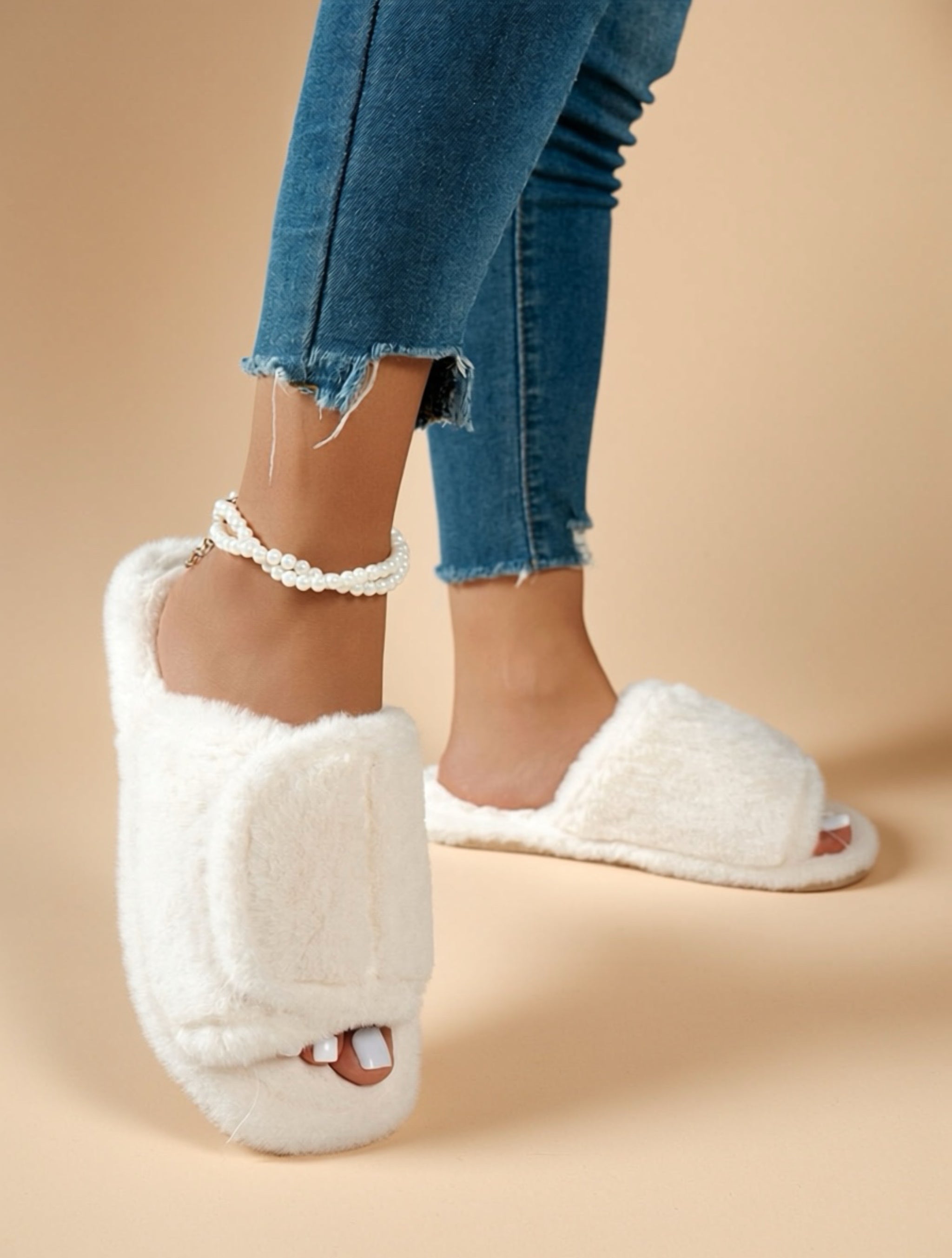 Fluffy Vegan Leather Slide Slippers – Cozy Open-Toe Indoor/Outdoor Flats