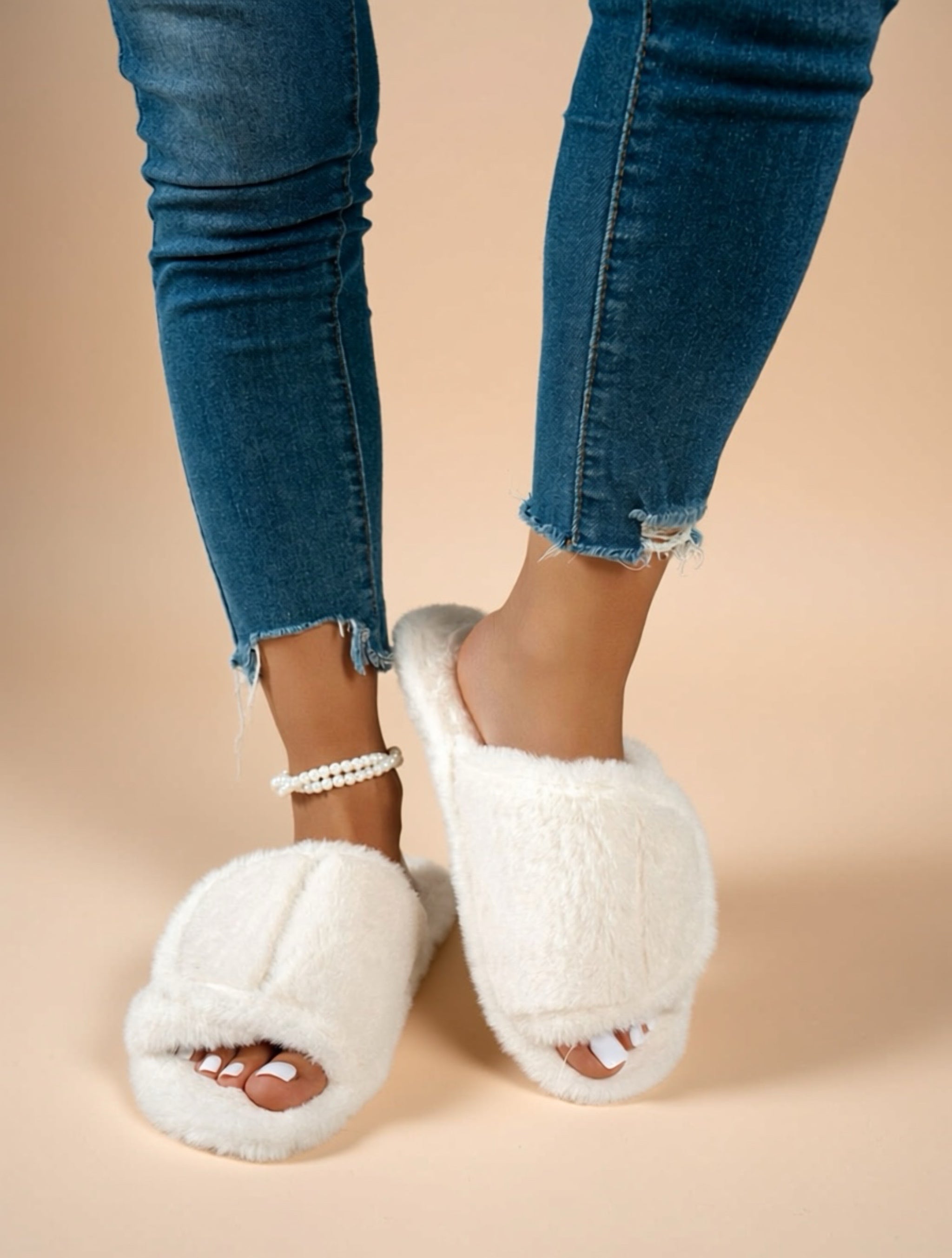Fluffy Vegan Leather Slide Slippers – Cozy Open-Toe Indoor/Outdoor Flats