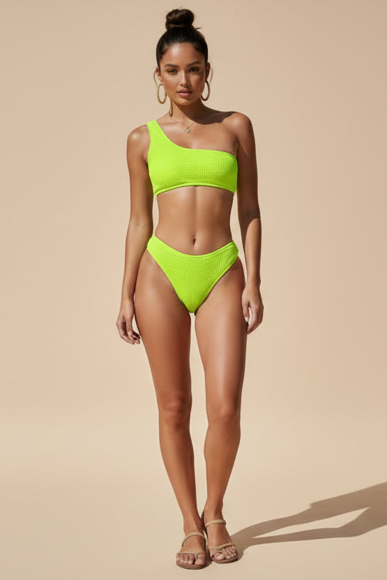 Bikini-Set mit einem Träger und hoher Taille